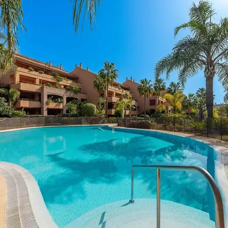 Apartment Vacation Marbella: Beachfront Luxury Duplex Penthouse *