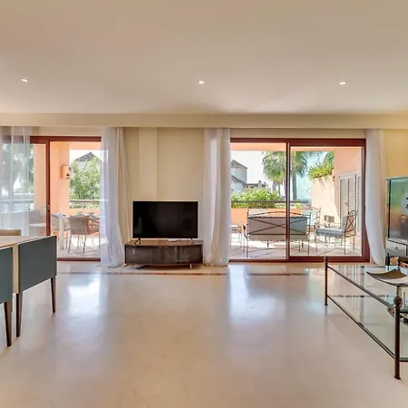 Appartement Vacation I Duplex Con Encanto Bahia, 280m2 Duplex Penthouse, Luxury Complex, A Minute From The Beach, 24-7 Security, In Town Marbella