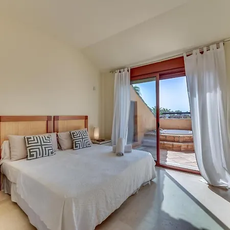 Vacation I Duplex Con Encanto Bahia, 280m2 Duplex Penthouse, Luxury Complex, A Minute From The Beach, 24-7 Security, In Town 马尔韦利亚