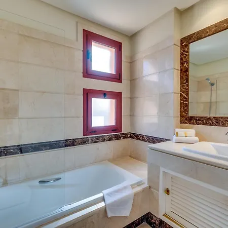 Vacation I Duplex Con Encanto Bahia, 280m2 Duplex Penthouse, Luxury Complex, A Minute From The Beach, 24-7 Security, In Town * 马尔韦利亚