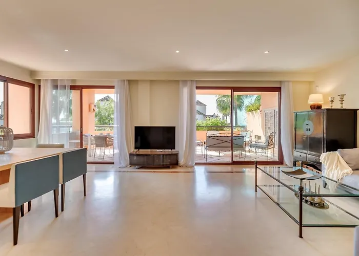 Apartament Vacation I Duplex Con Encanto Bahia, 280m2 Duplex Penthouse, Luxury Complex, A Minute From The Beach, 24-7 Security, In Town Marbella